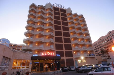 Facade/entrance, Logo/Certificate/Sign