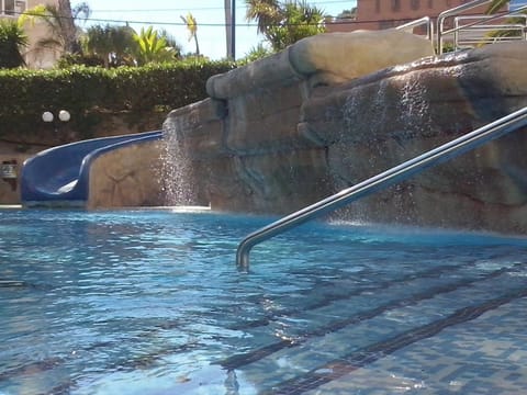 Swimming pool, Swimming pool