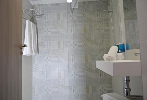 Shower, Toilet, Bathroom, Decorative detail