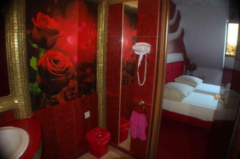 Toilet, Photo of the whole room