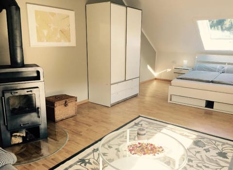 Bed, Bedroom, oven