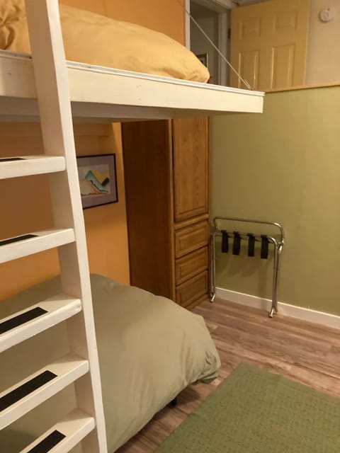 Bed, Bedroom, bunk bed
