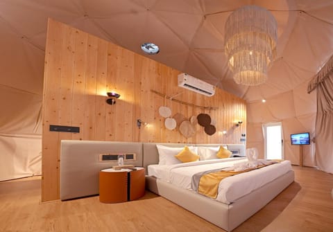Bed, TV and multimedia, Photo of the whole room, Bedroom, air conditioner