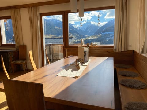 View (from property/room), Living room, Dining area, kitchen