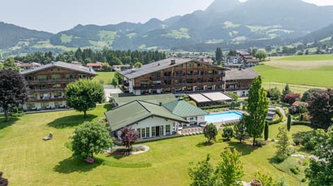 Property building, Spring, Natural landscape, Swimming pool, sunbed