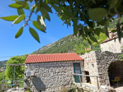 Cottage Melita the Apartment for Animal Lovers Chalet in Dubrovnik-Neretva County