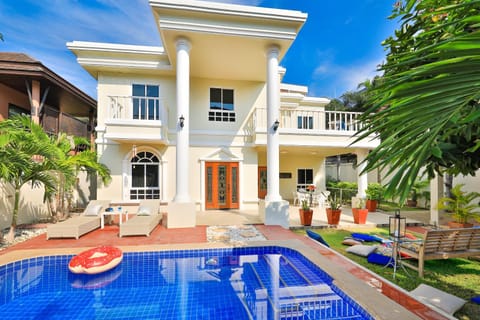 Swimming pool, Swimming pool