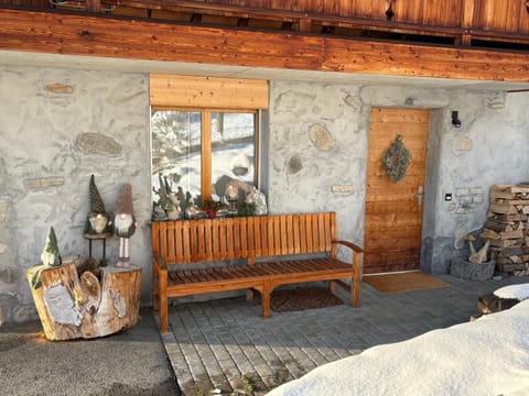 Facade/entrance, Winter