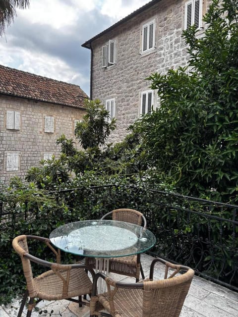 Day, Garden, Inner courtyard view