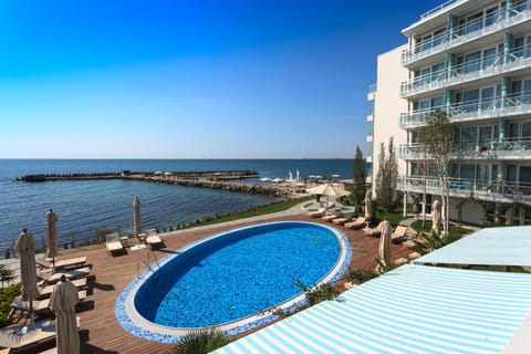 Swimming pool, Swimming pool