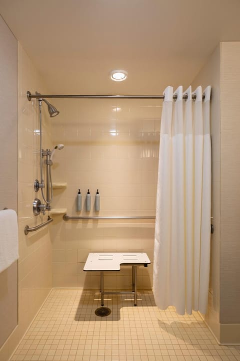 Shower, acessibility