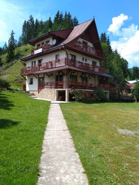 Facade/entrance, Day, Summer