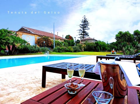 Day, Natural landscape, Summer, Food and drinks, Evening entertainment, Pool view, Pool view, Swimming pool, Swimming pool, Entertainment, Drinks, Alcoholic drinks, Non alcoholic drinks