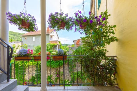 Patio, Balcony/Terrace