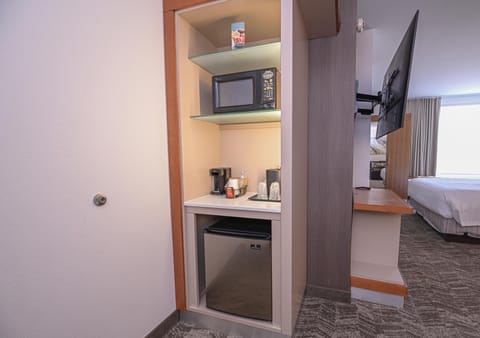 Coffee/tea facilities, Kitchen or kitchenette, minibar