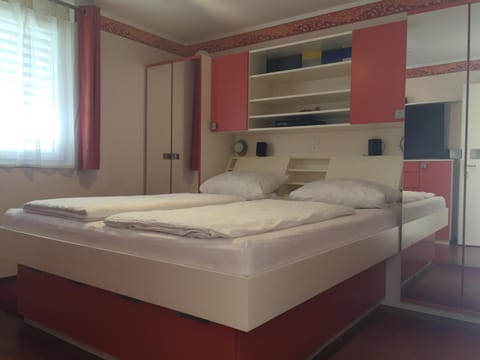 Bed, TV and multimedia, Bedroom, fireplace, hair dresser, wardrobe