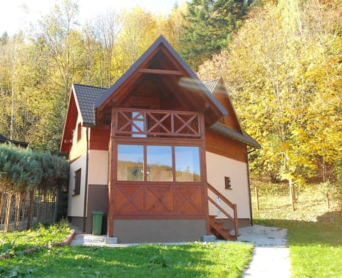 Facade/entrance, Bed, Day, Natural landscape, BBQ facilities, BBQ facilities, Garden, Garden, Bathroom, Balcony/Terrace, Balcony/Terrace, Kitchen or kitchenette, Living room, Seating area, Autumn, On site, Pets, Pets, Pets, Garden view, Garden view, Mountain view, Mountain view