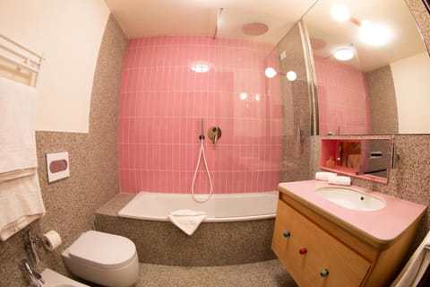 Toilet, Bathroom, Bath