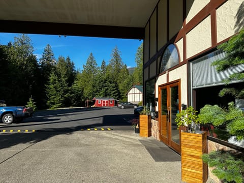 Property building, Facade/entrance