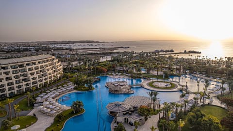 Bird's eye view, Swimming pool