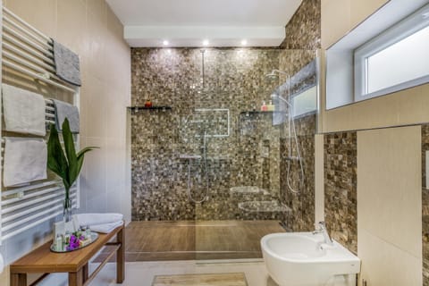 Adria House Dubrovnik by the sea Bed and Breakfast in Dubrovnik-Neretva County