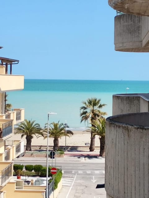 Natural landscape, View (from property/room), Balcony/Terrace, Beach, Sea view