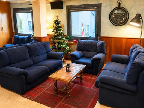 Communal lounge/ TV room, Lounge or bar