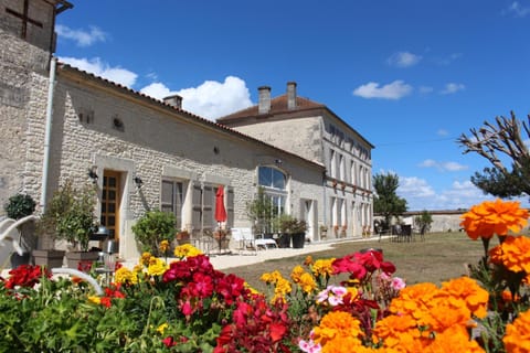 Facade/entrance, Garden, Garden, Balcony/Terrace, Balcony/Terrace