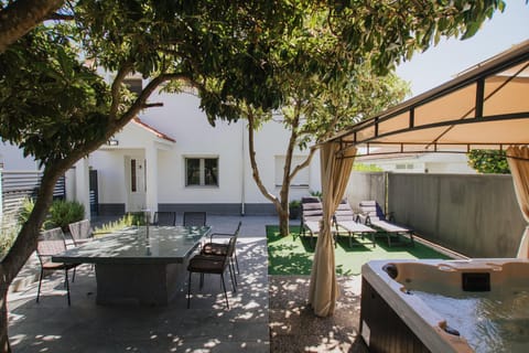 Garden, Balcony/Terrace