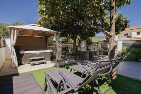 Garden, Balcony/Terrace