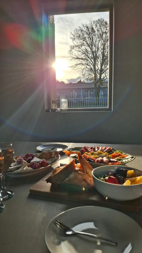 BBQ facilities, Dining area, Inner courtyard view