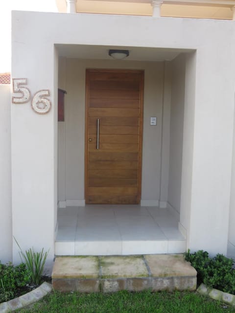 Facade/entrance, Property logo or sign, BBQ facilities, Beach