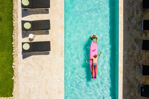 Swimming pool
