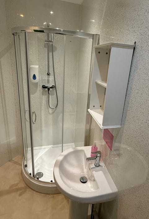 WiseStay Bed and Breakfast in Cardiff