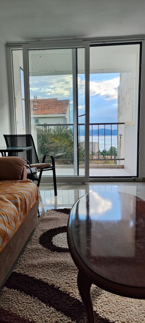 Natural landscape, View (from property/room), Balcony/Terrace, Seating area, Sea view