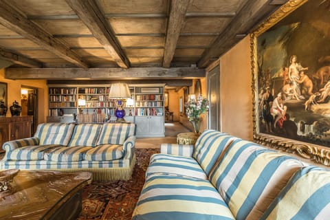 Library, Living room