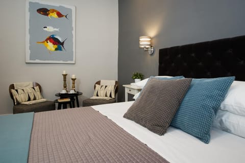 Bed, Photo of the whole room, Decorative detail