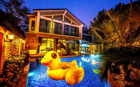 Property building, Swimming pool