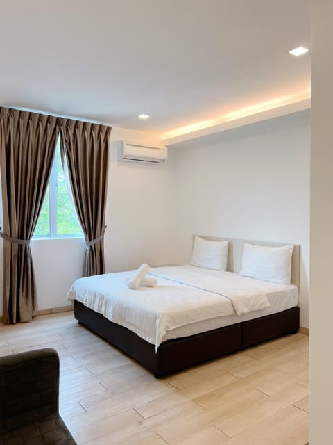 Bed, Bedroom, air conditioner