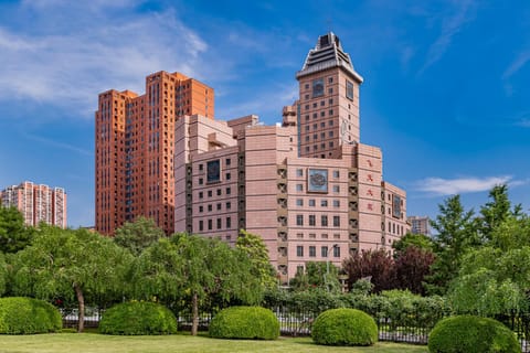 Property building, Restaurant/places to eat