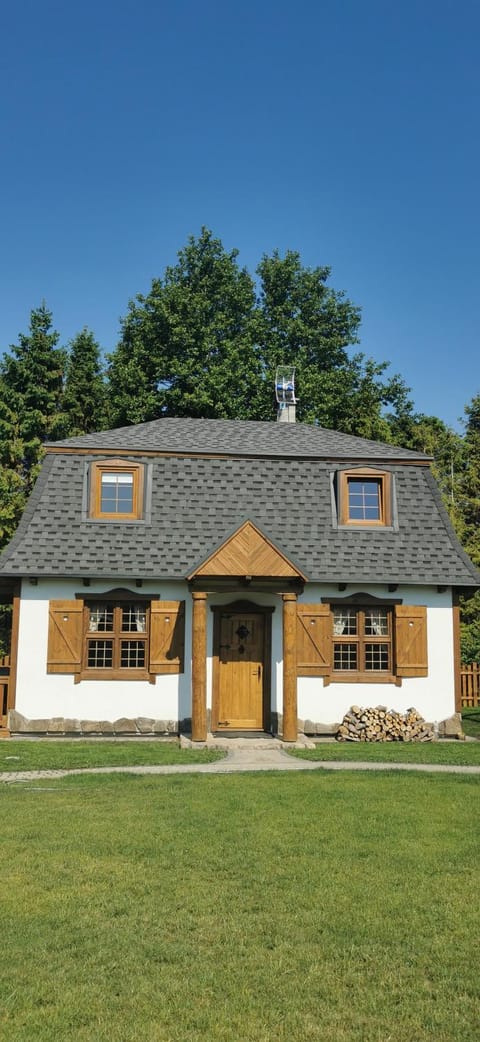 Zagroda Pod Gontem House in Pomeranian Voivodeship