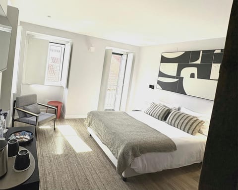 Bed, Seating area, Bedroom