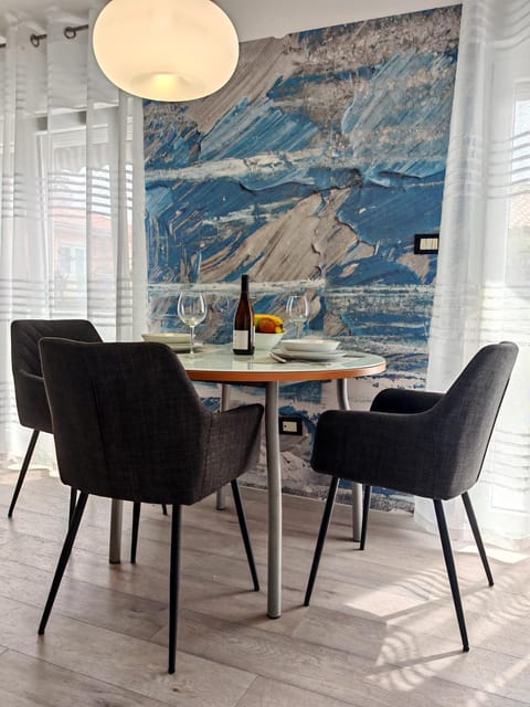 Living room, Breakfast