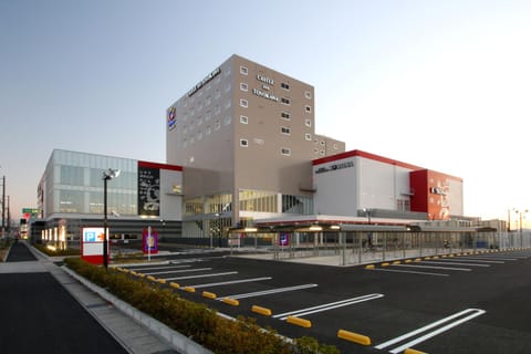 Facade/entrance, Bird's eye view, Time of day