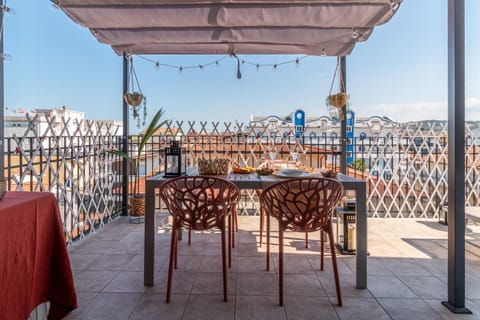 Patio, Balcony/Terrace