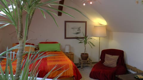 Living room, Photo of the whole room, Seating area, Bedroom