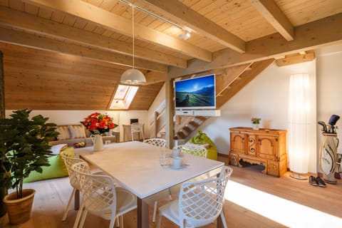 Living room, Dining area