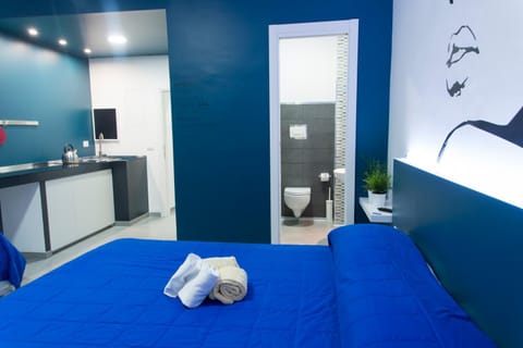 Bathroom, Coffee/tea facilities, Bedroom