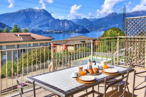 Balcony/Terrace, Lake view, Mountain view