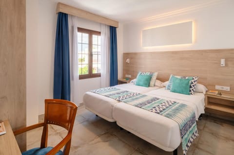 Bed, Decorative detail, Bedroom